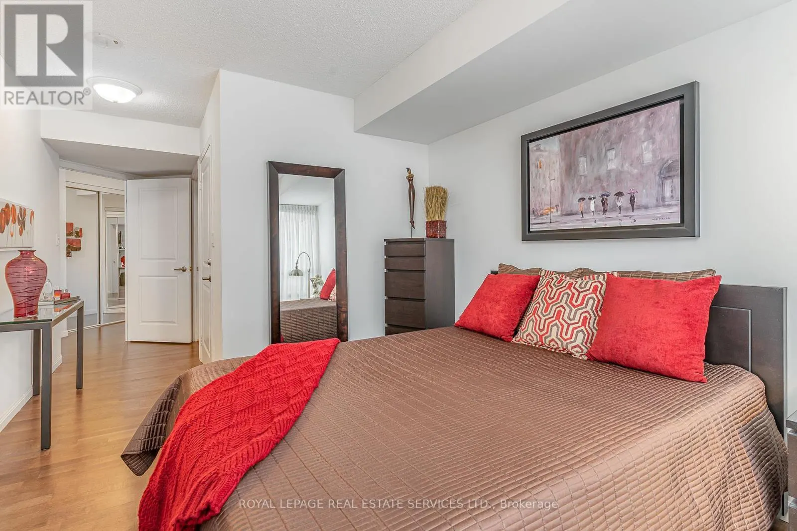 1203 - 900 MOUNT PLEASANT ROAD