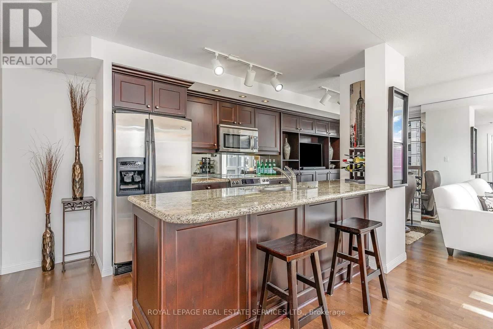 1203 - 900 MOUNT PLEASANT ROAD
