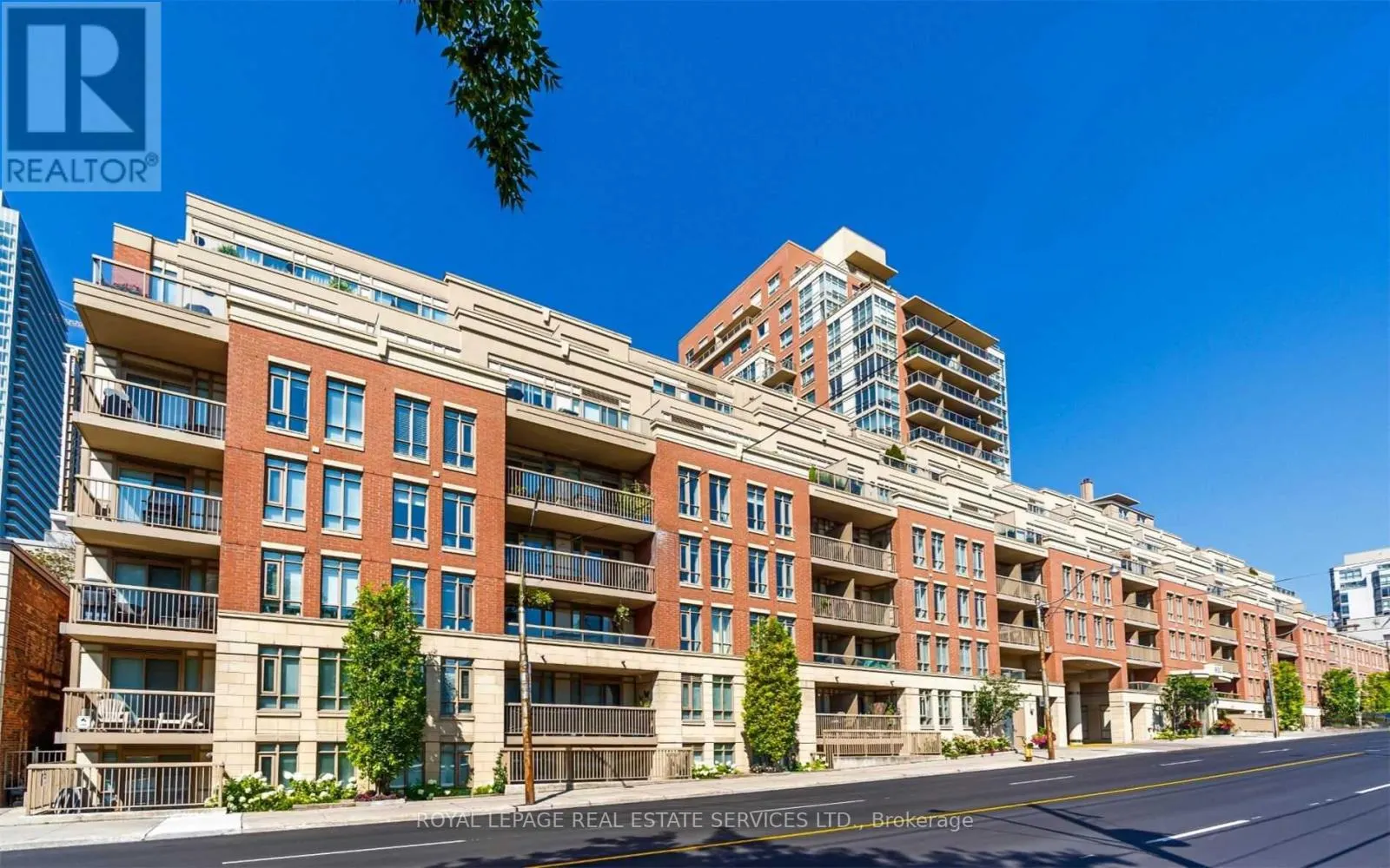 1203 - 900 MOUNT PLEASANT ROAD