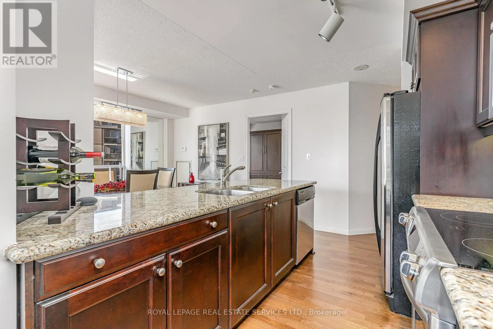 1203 - 900 MOUNT PLEASANT ROAD