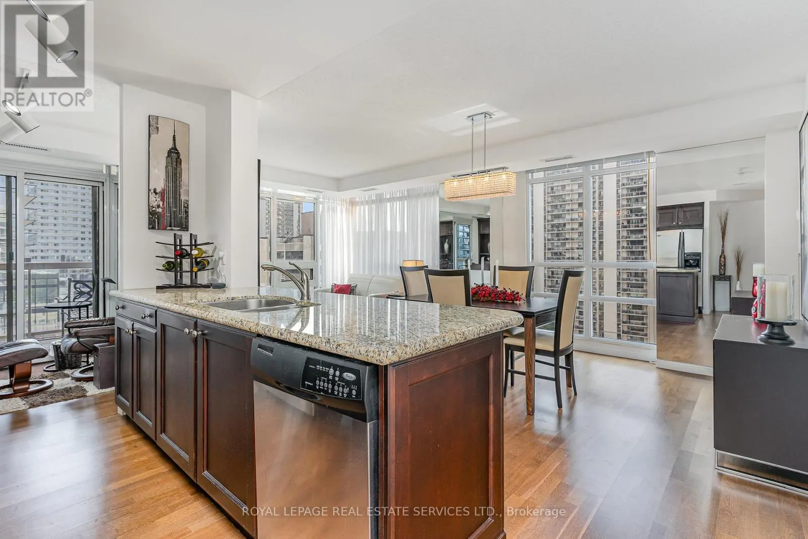1203 - 900 MOUNT PLEASANT ROAD