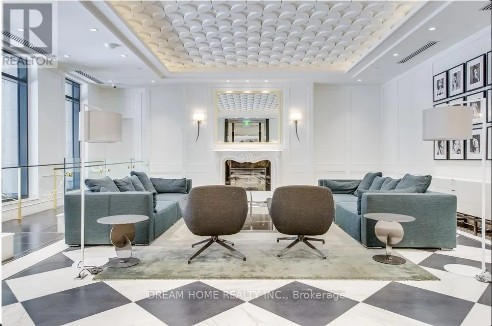 3809 -ROOM - 955 BAY STREET