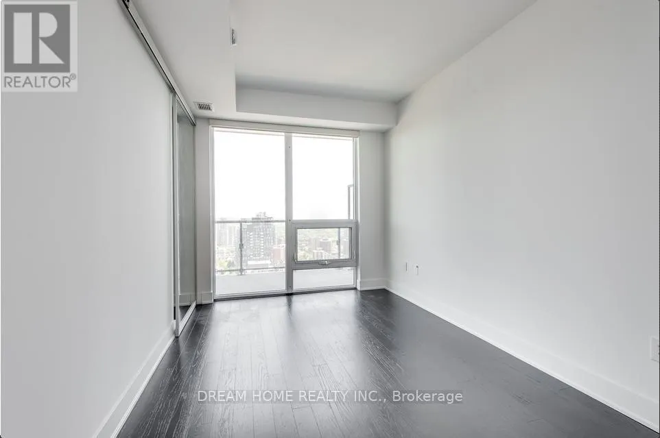 3809 -ROOM - 955 BAY STREET