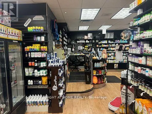 B101 - 121 KING STREET W