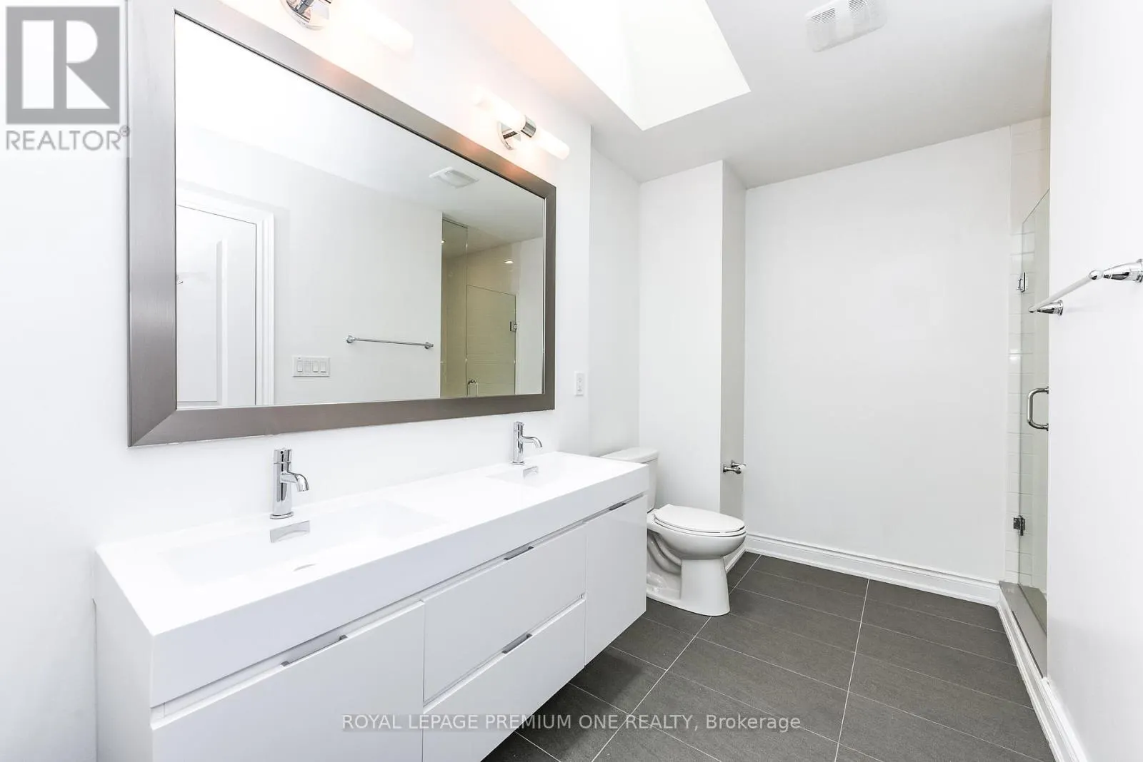11 - 1145 OSSINGTON AVENUE