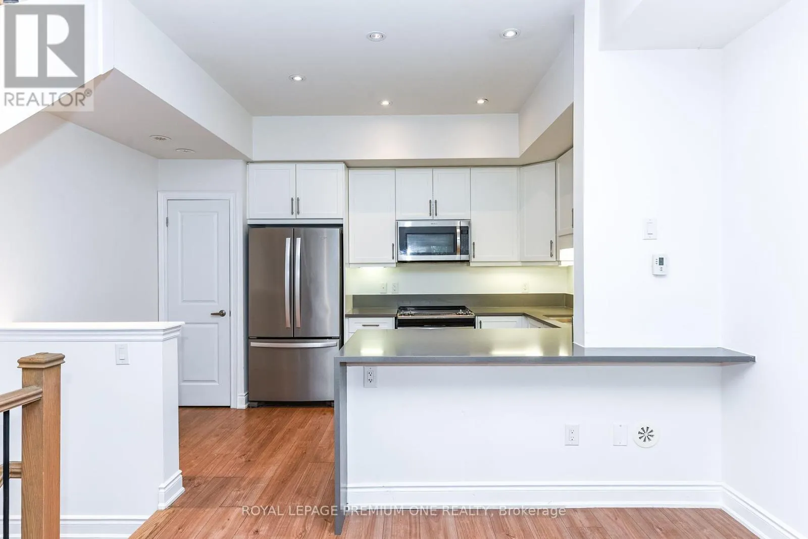 11 - 1145 OSSINGTON AVENUE