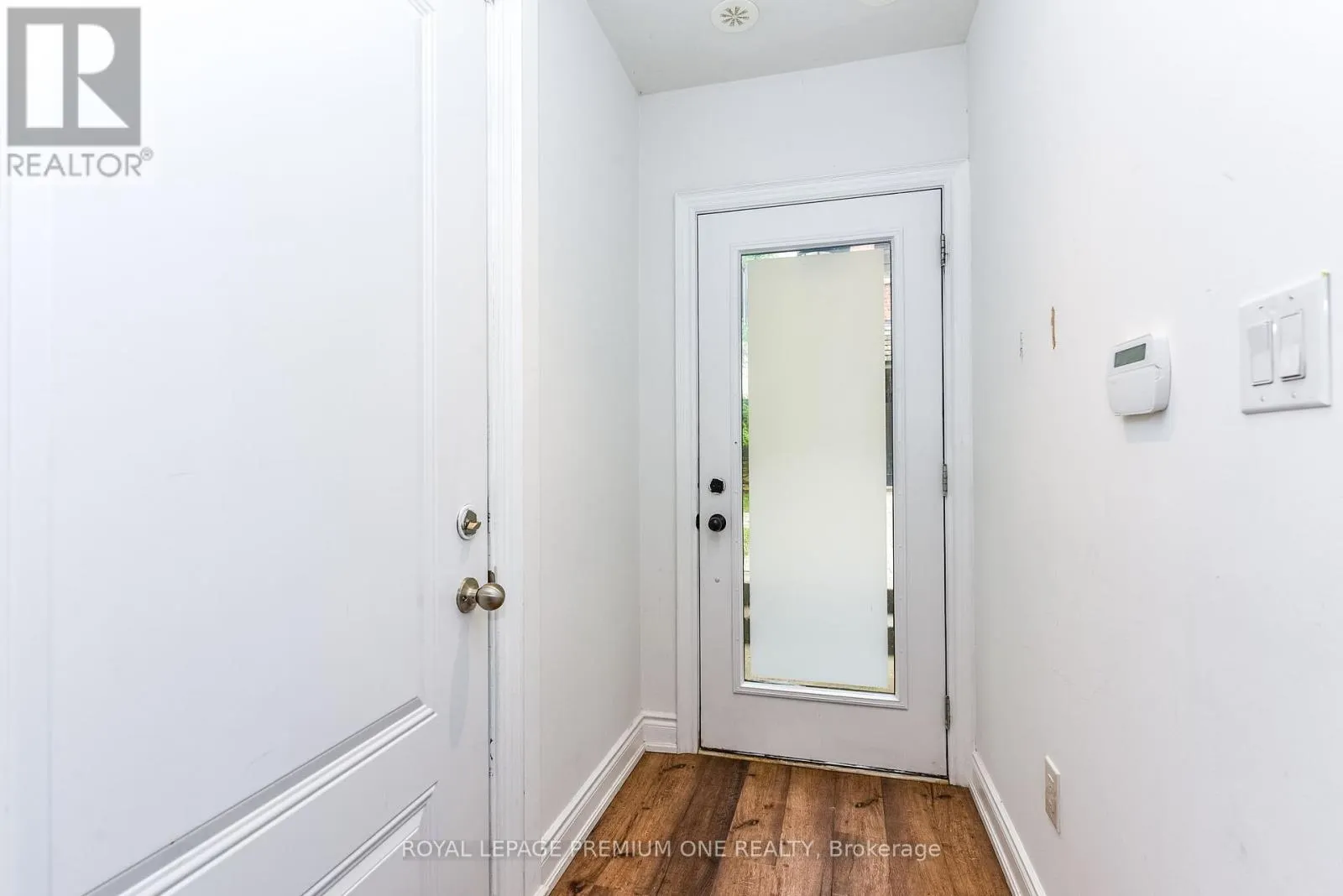 11 - 1145 OSSINGTON AVENUE