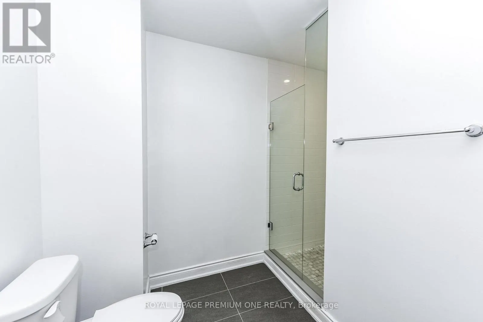 11 - 1145 OSSINGTON AVENUE