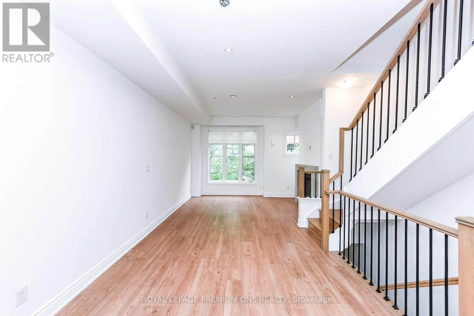 11 - 1145 OSSINGTON AVENUE