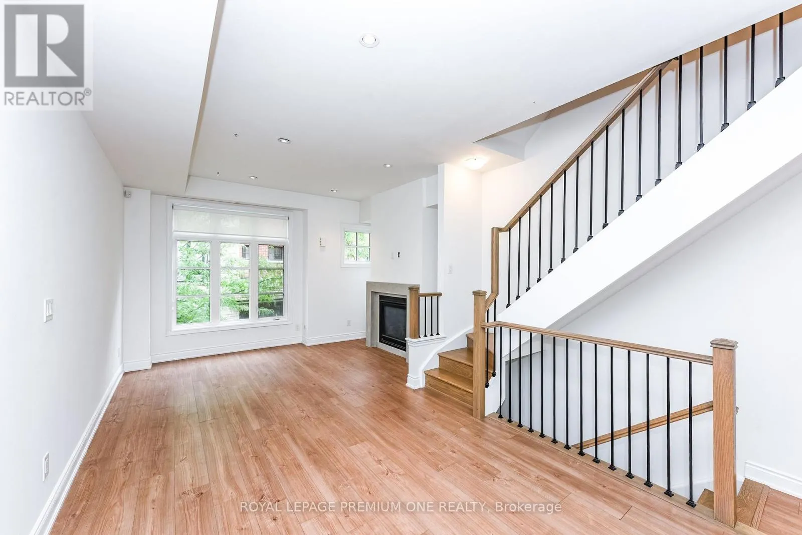 11 - 1145 OSSINGTON AVENUE