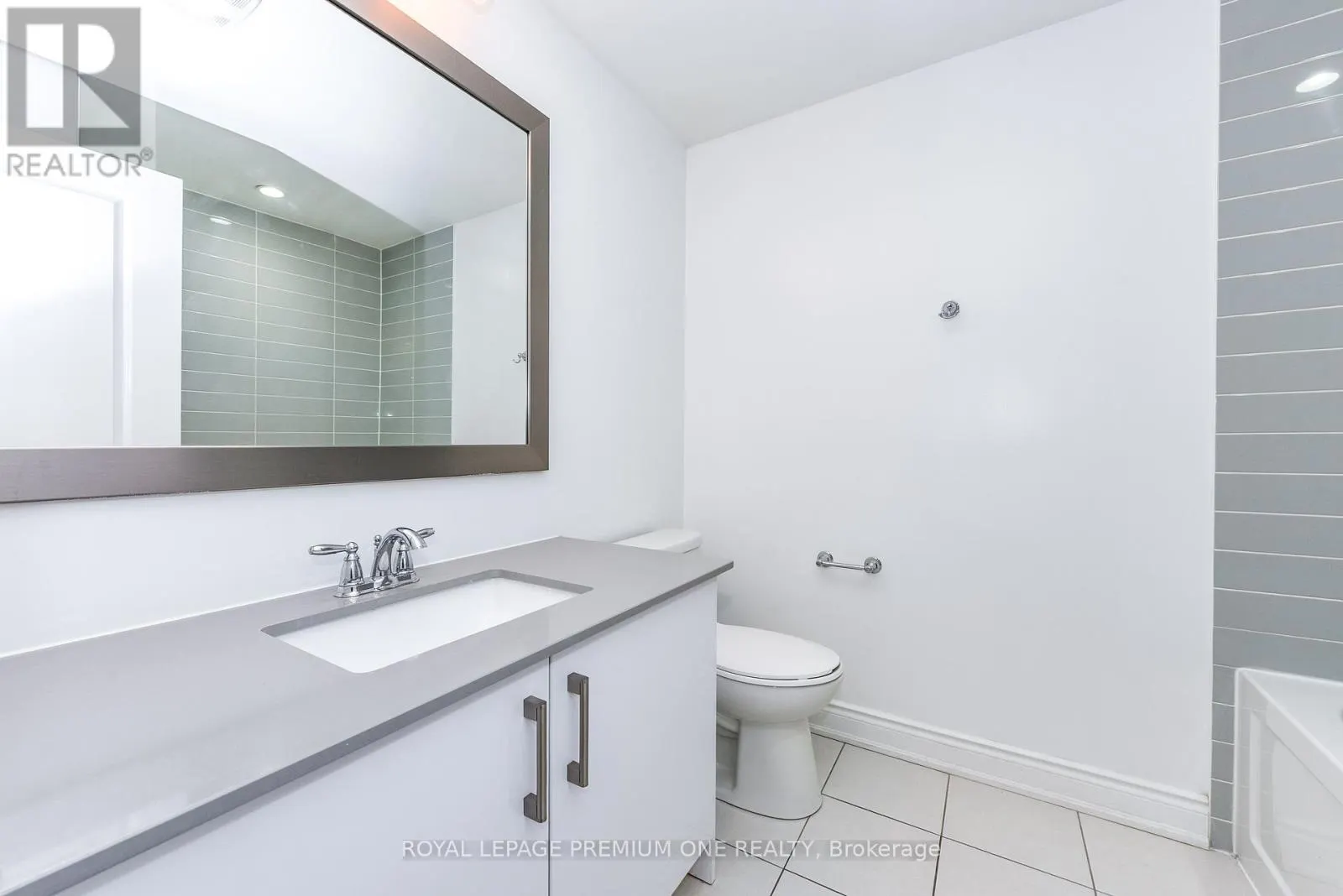 11 - 1145 OSSINGTON AVENUE