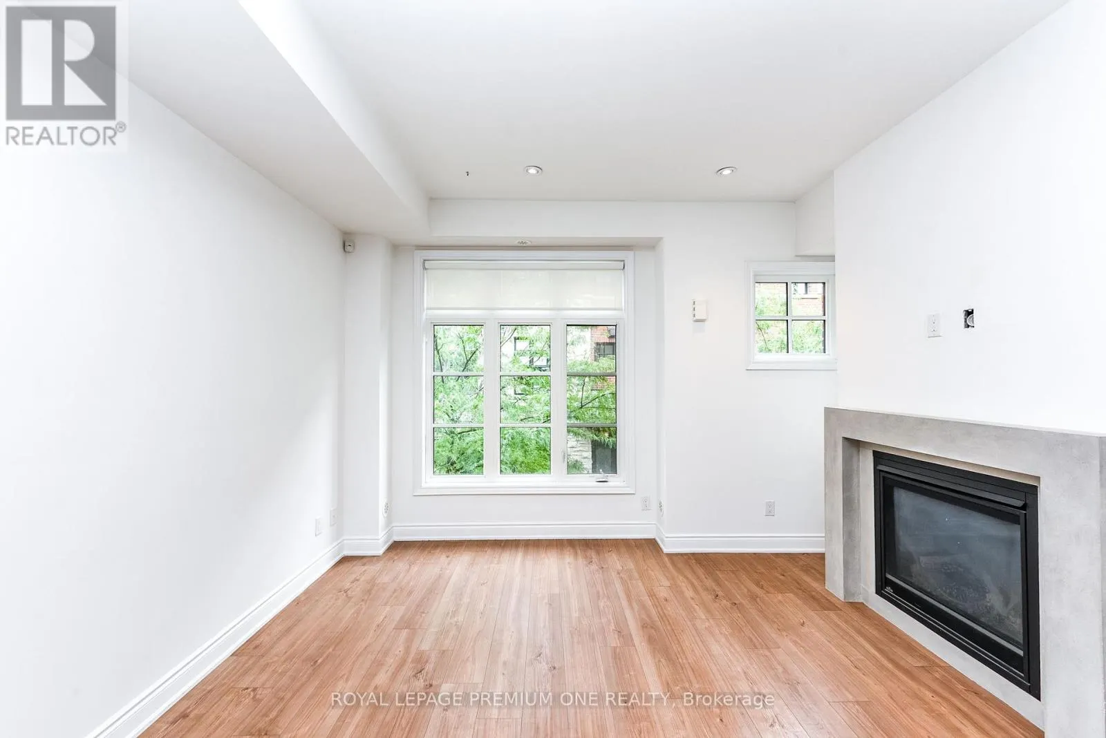 11 - 1145 OSSINGTON AVENUE