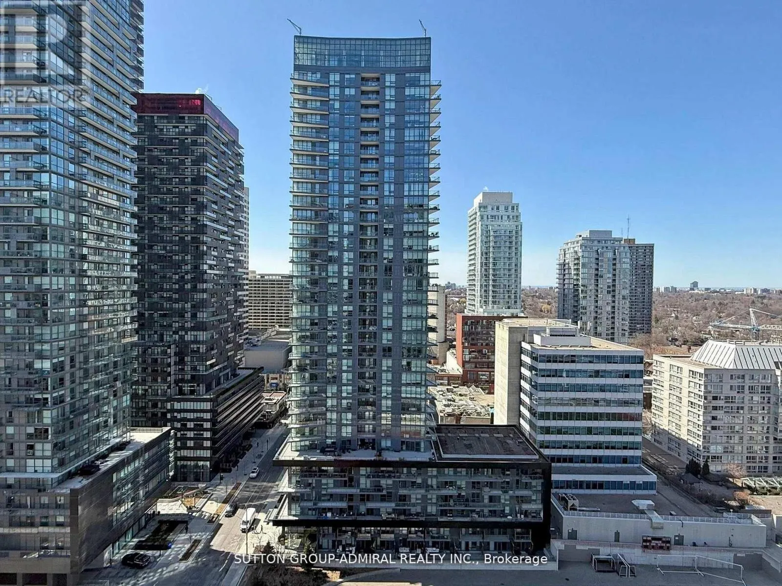 1916 - 70 ROEHAMPTON AVENUE W