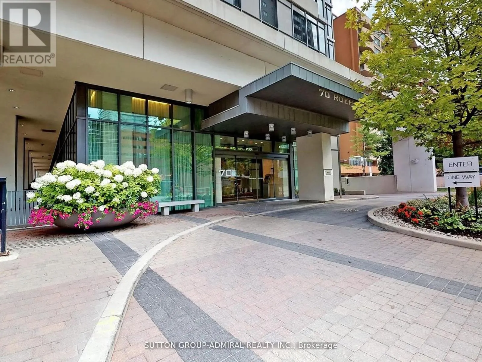 1916 - 70 ROEHAMPTON AVENUE W