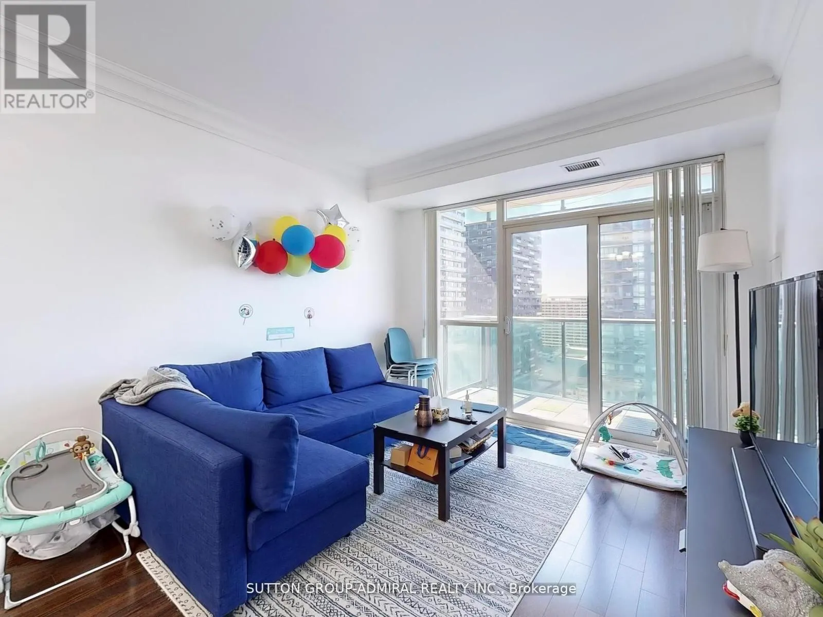 1916 - 70 ROEHAMPTON AVENUE W