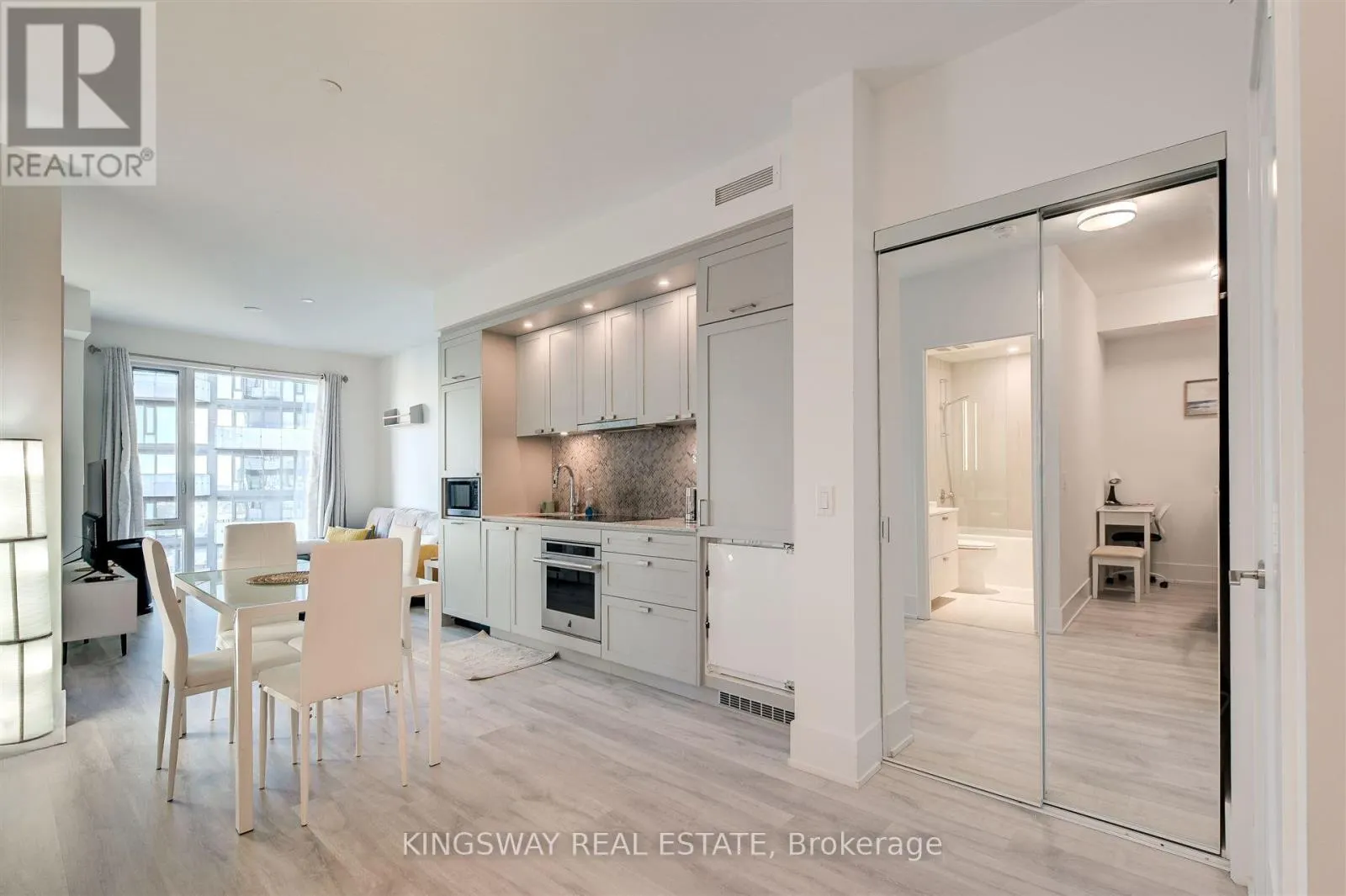 1907 - 470 FRONT STREET W