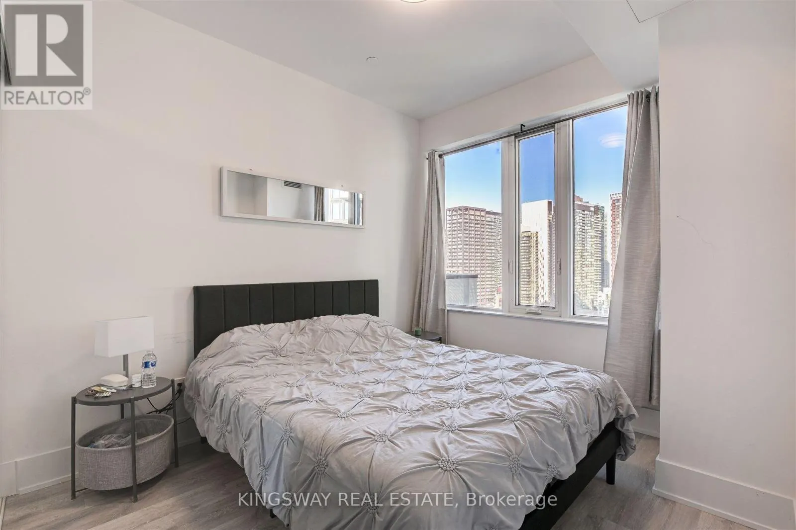 1907 - 470 FRONT STREET W