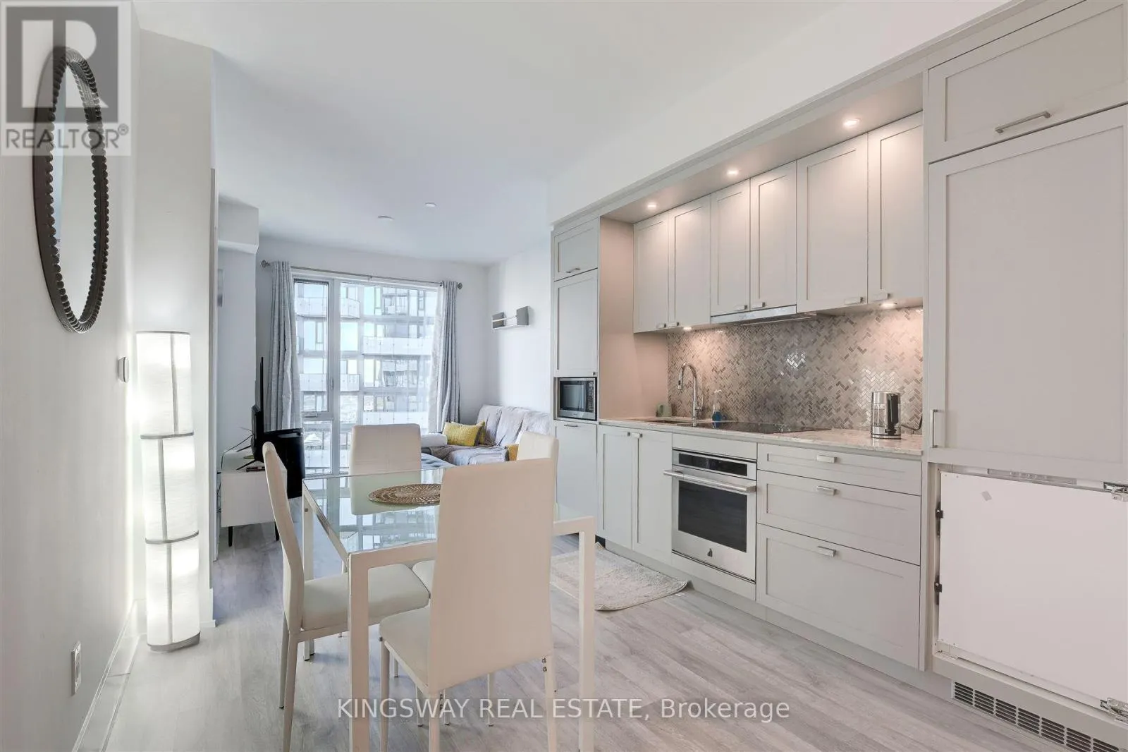 1907 - 470 FRONT STREET W