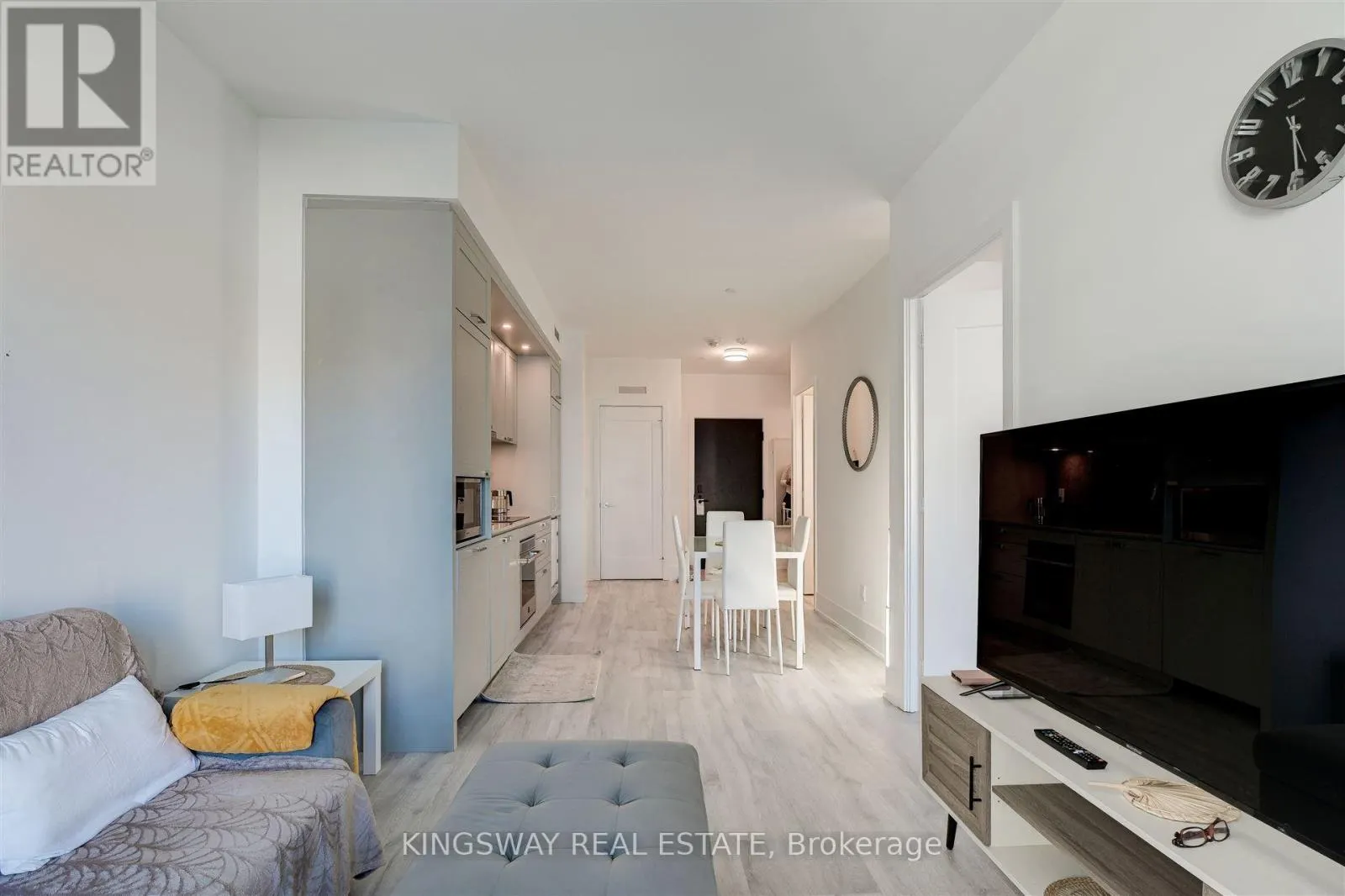 1907 - 470 FRONT STREET W
