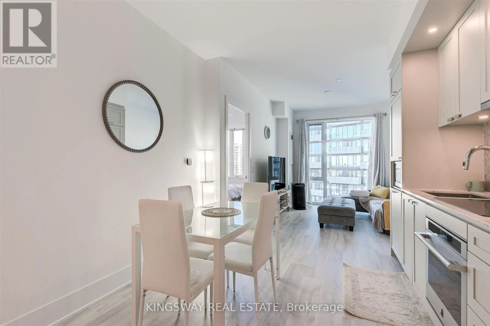 1907 - 470 FRONT STREET W