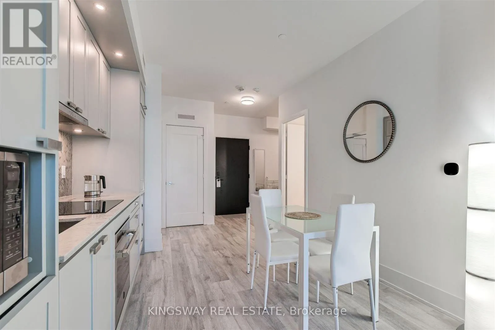 1907 - 470 FRONT STREET W