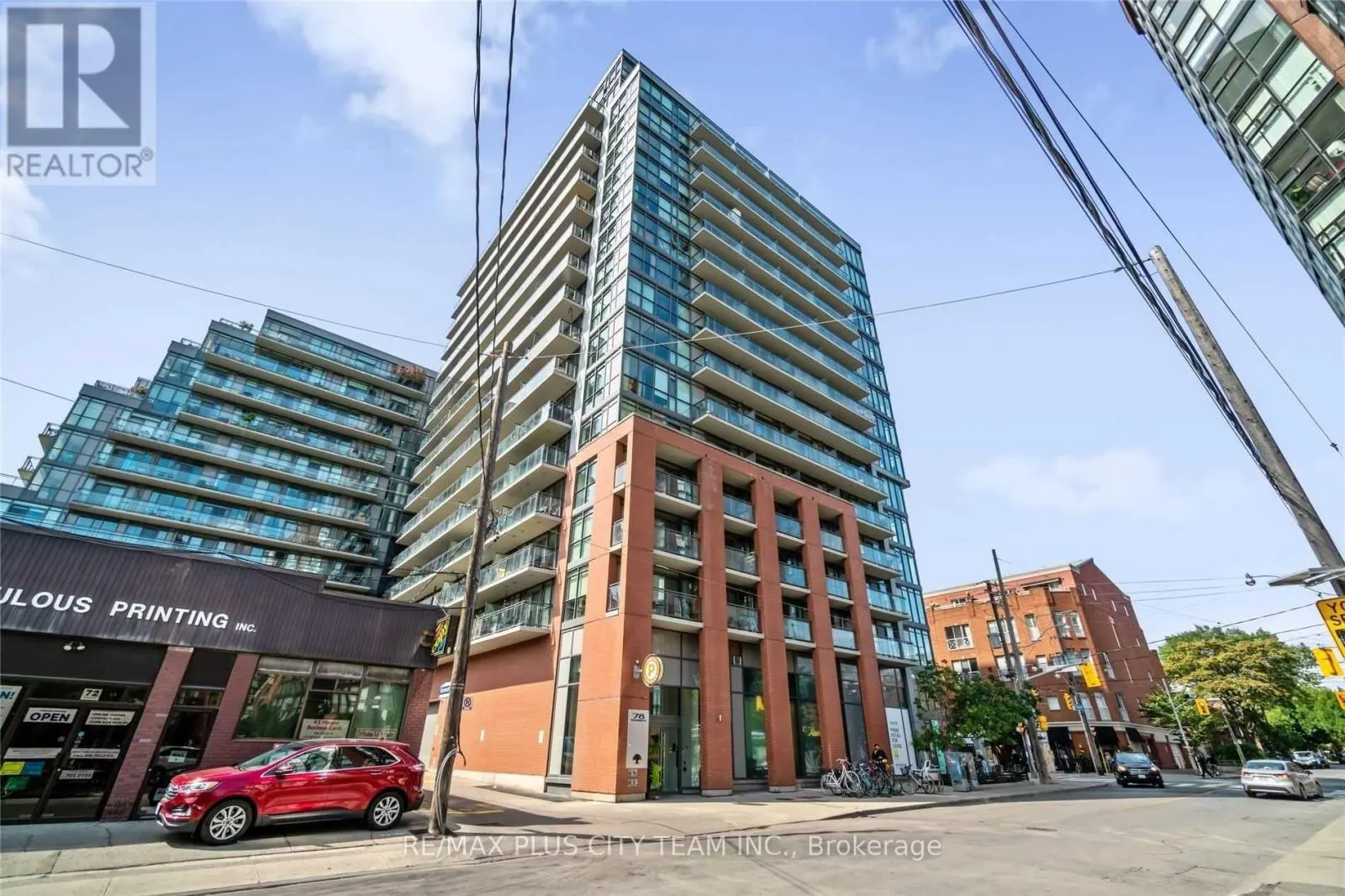 411 - 78 TECUMSETH STREET