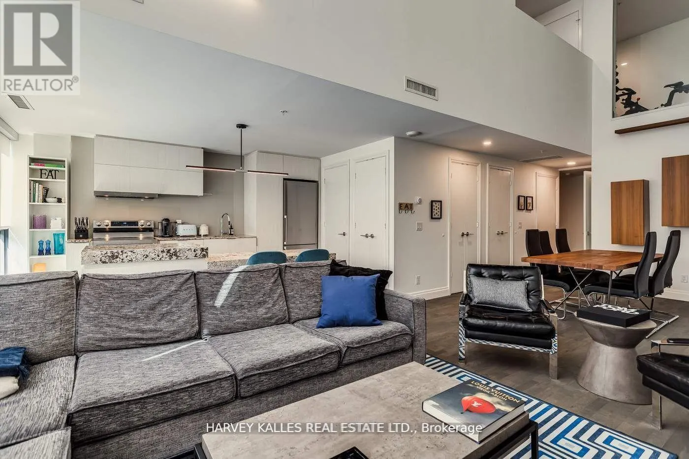 801 - 101 CHARLES STREET E