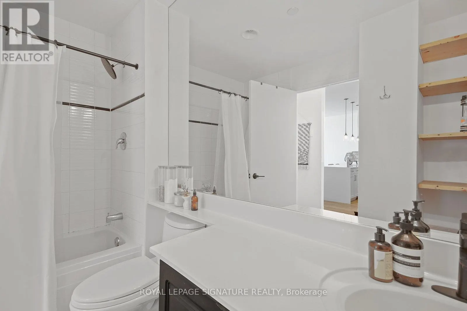 710 - 980 YONGE STREET