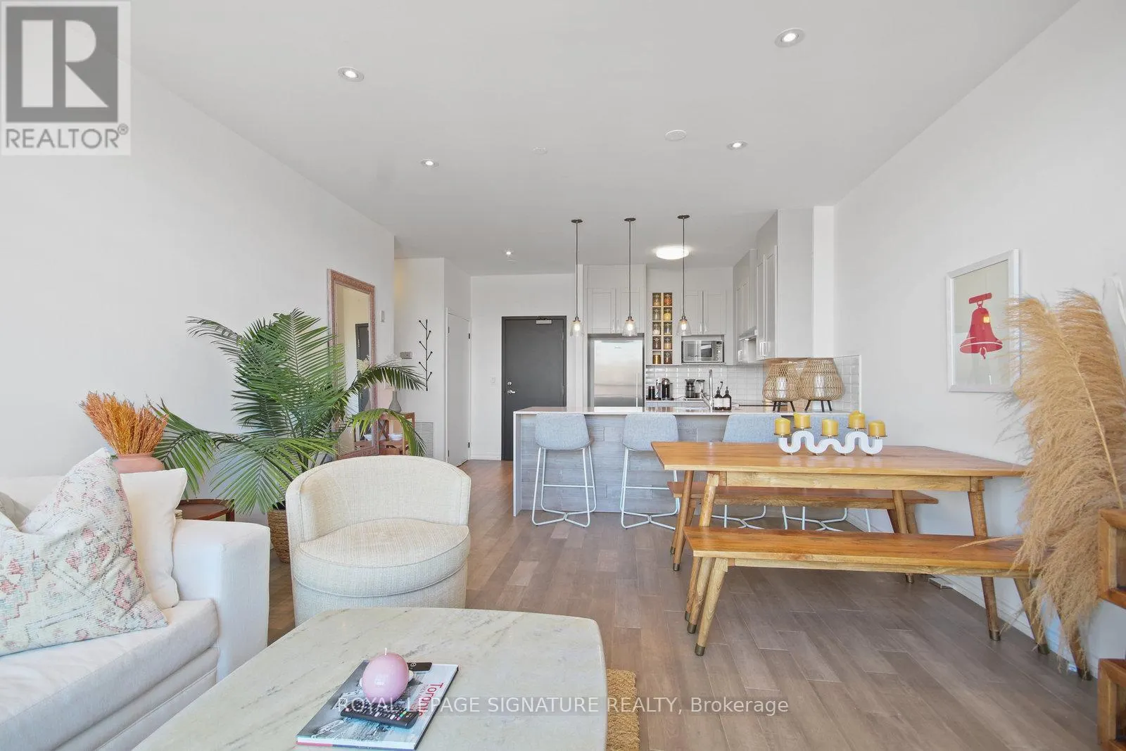 710 - 980 YONGE STREET