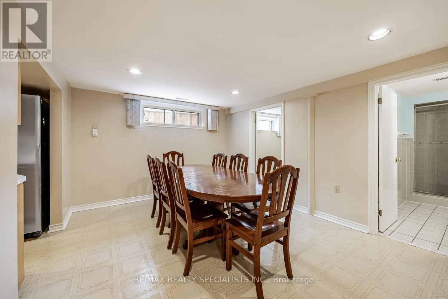 8 CHARNWOOD ROAD