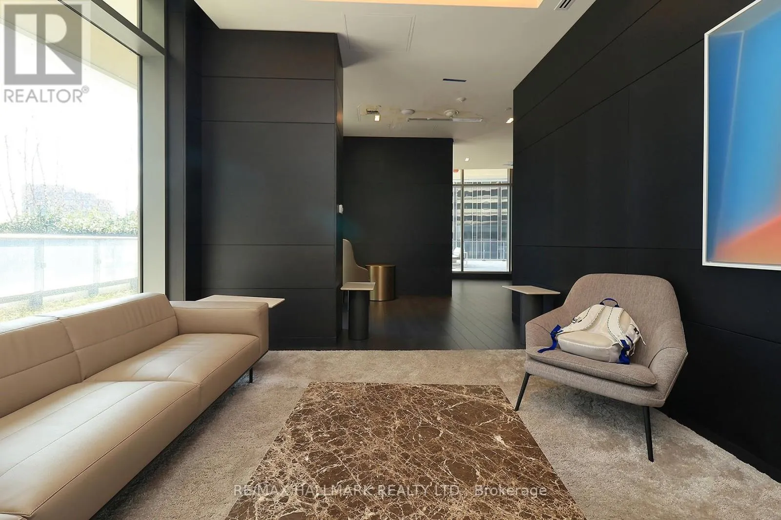 1011 - 2221 YONGE STREET