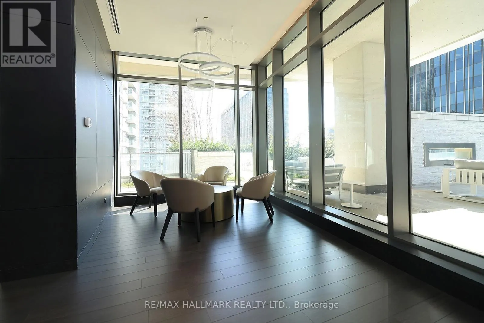 1011 - 2221 YONGE STREET