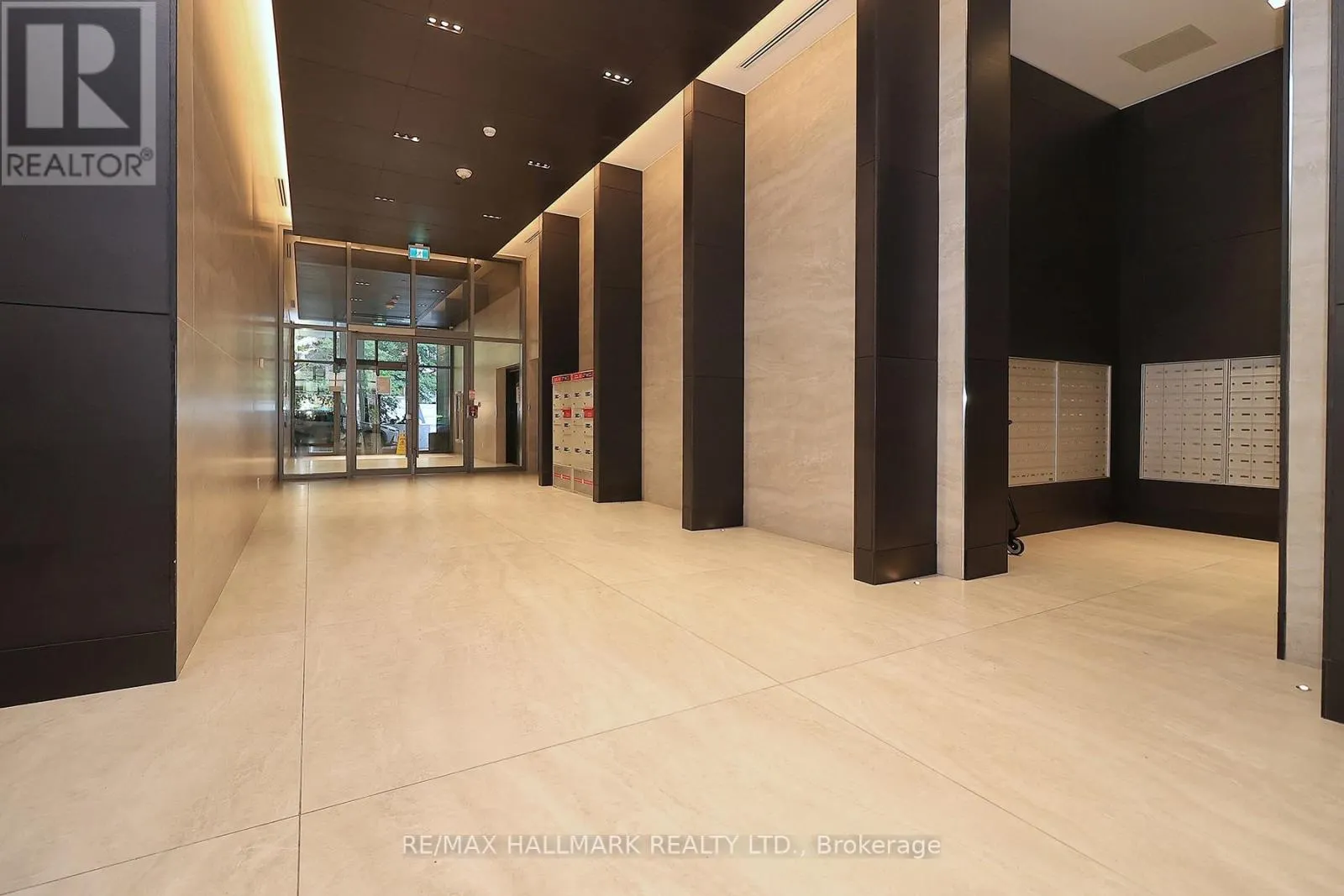 1011 - 2221 YONGE STREET
