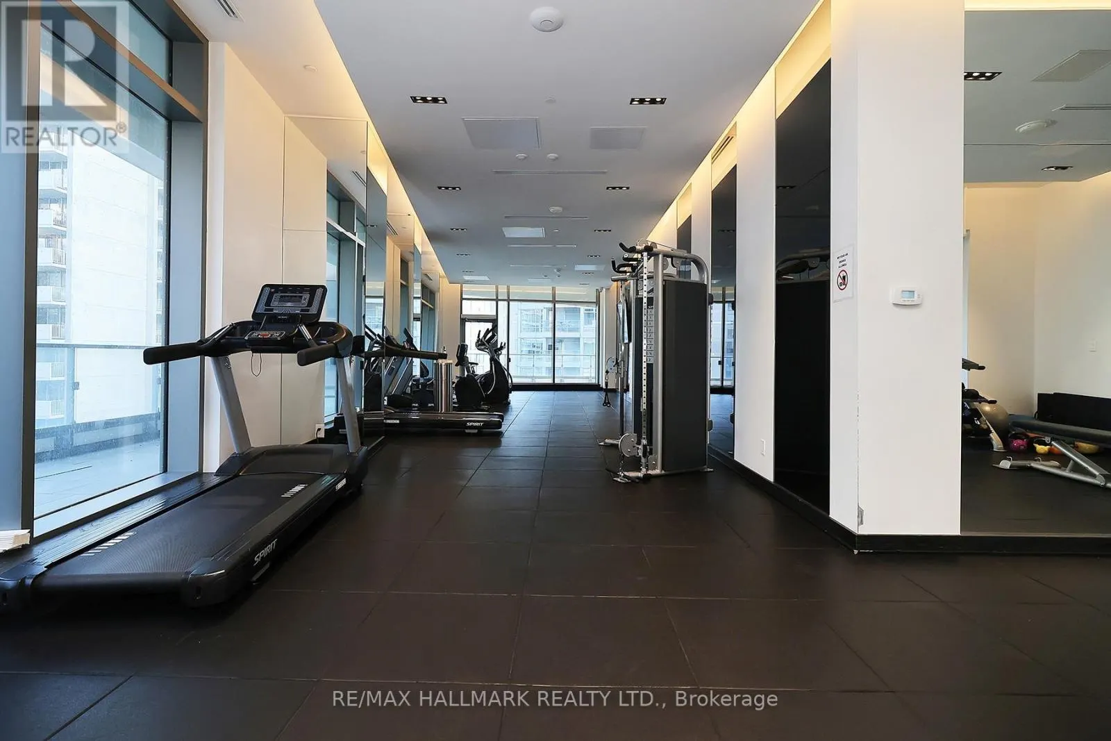1011 - 2221 YONGE STREET
