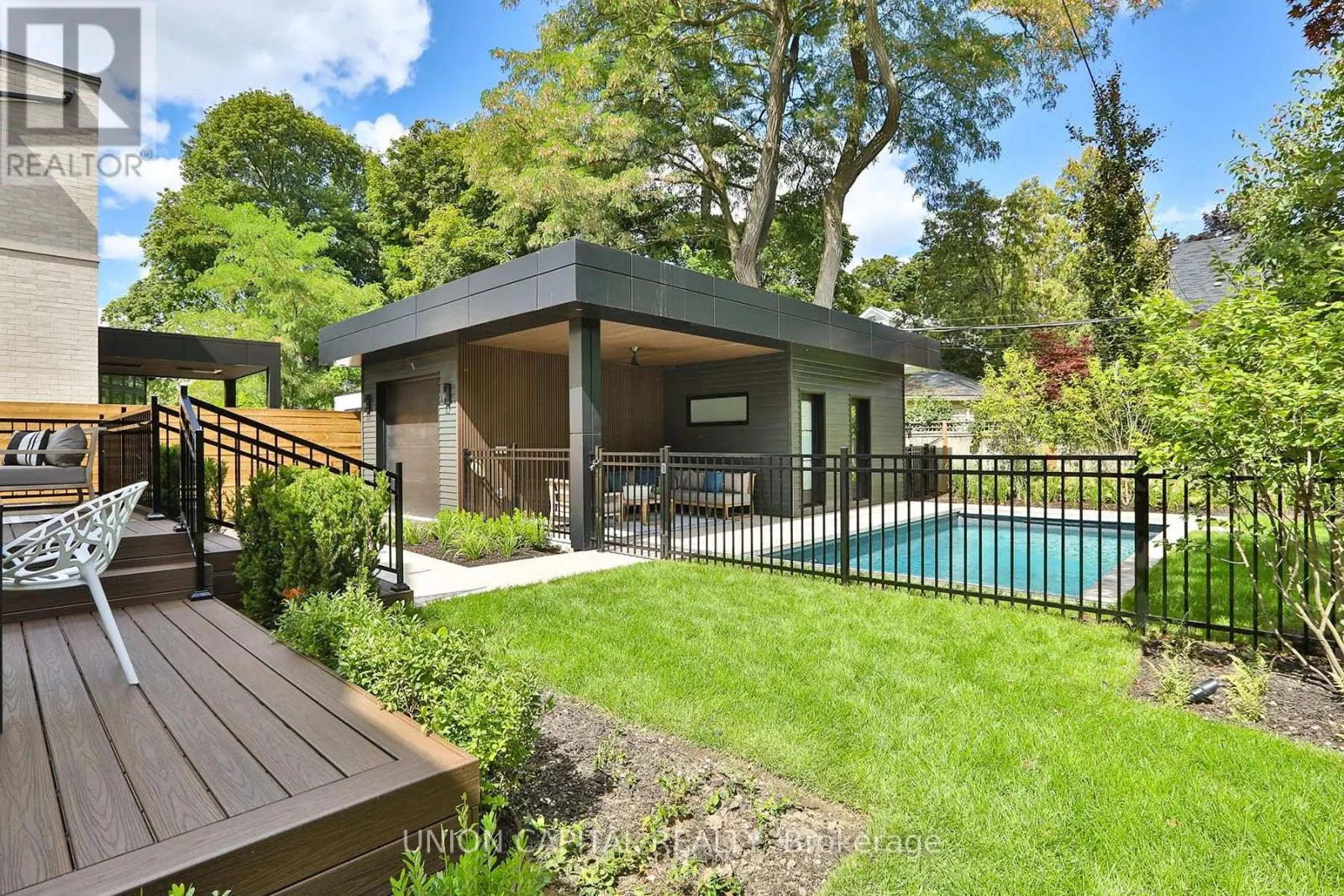 16 LYTTON BOULEVARD