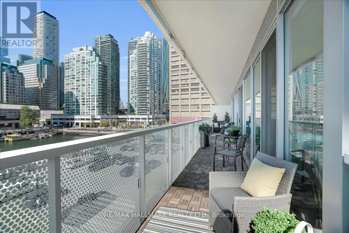 311 - 15 QUEENS QUAY E