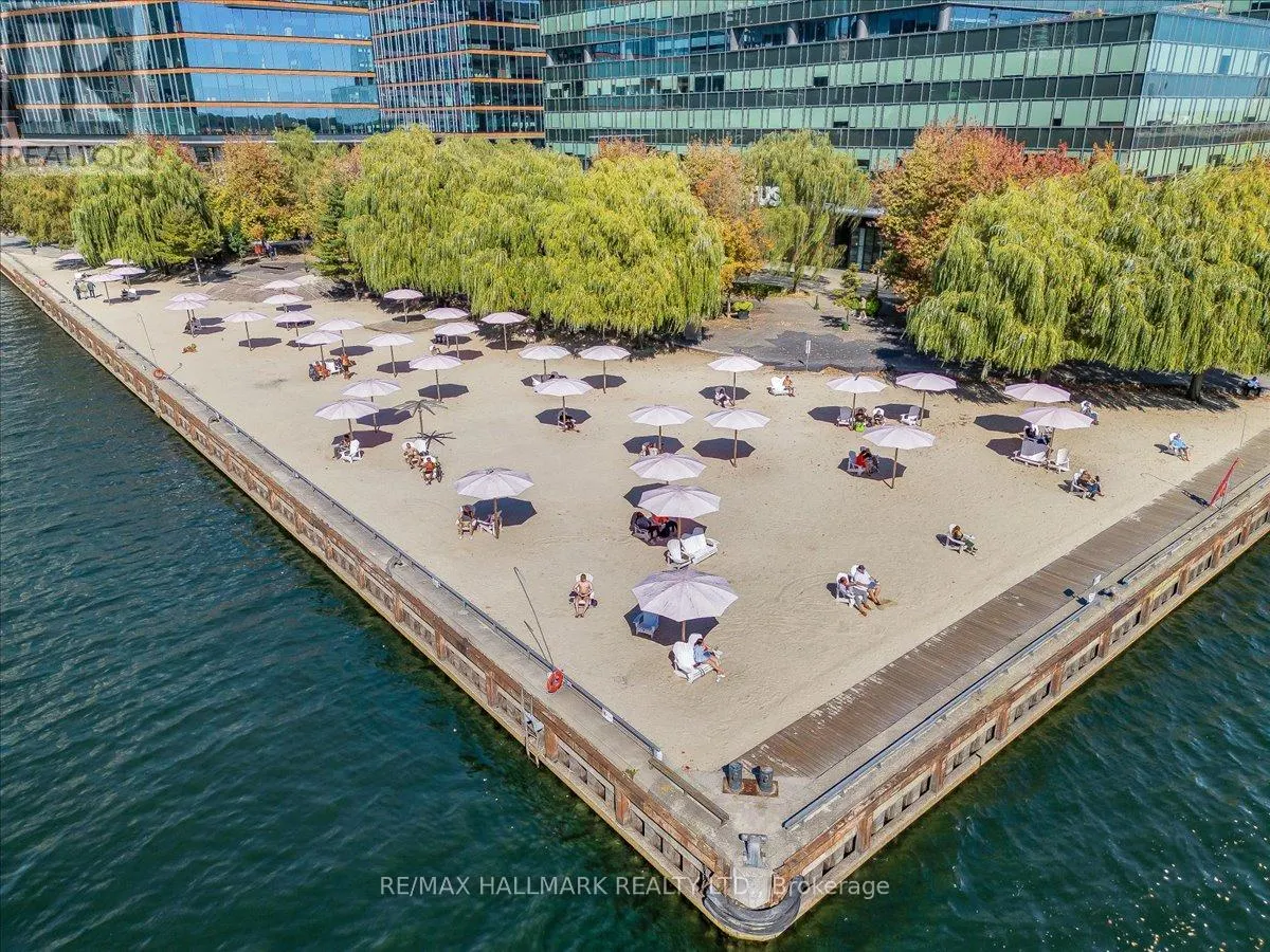 311 - 15 QUEENS QUAY E