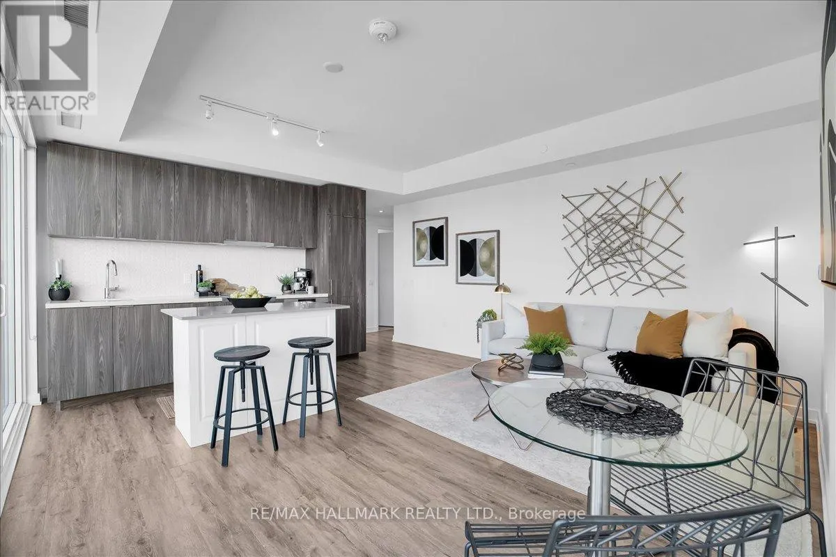 311 - 15 QUEENS QUAY E
