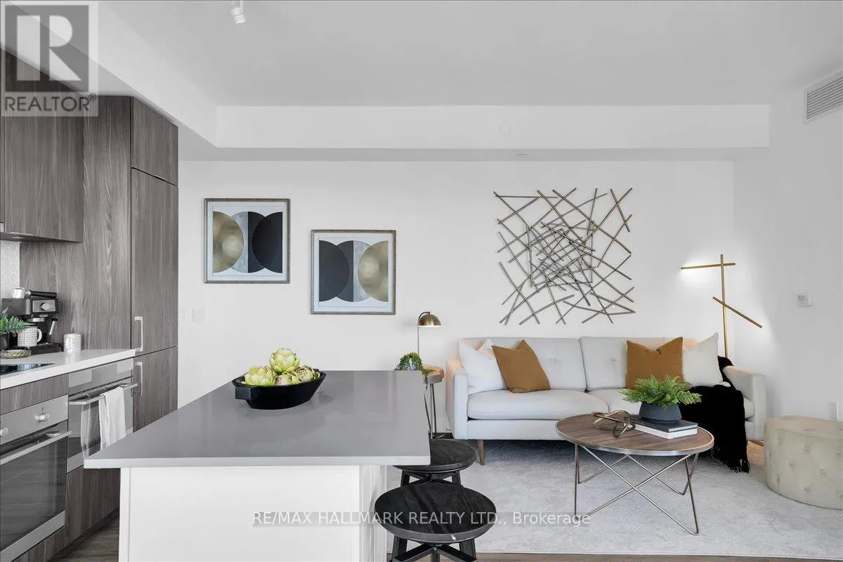 311 - 15 QUEENS QUAY E