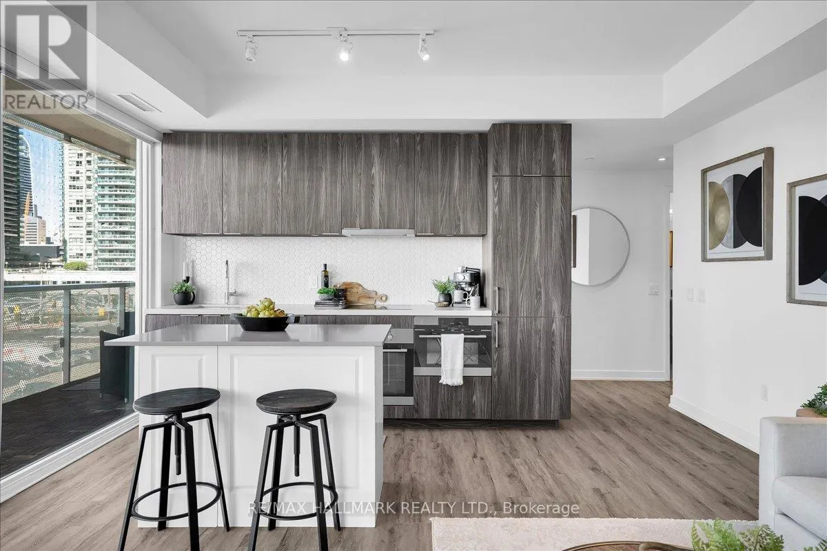 311 - 15 QUEENS QUAY E