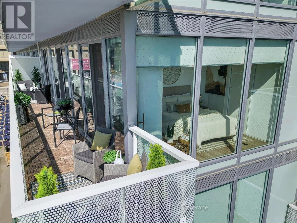 311 - 15 QUEENS QUAY E