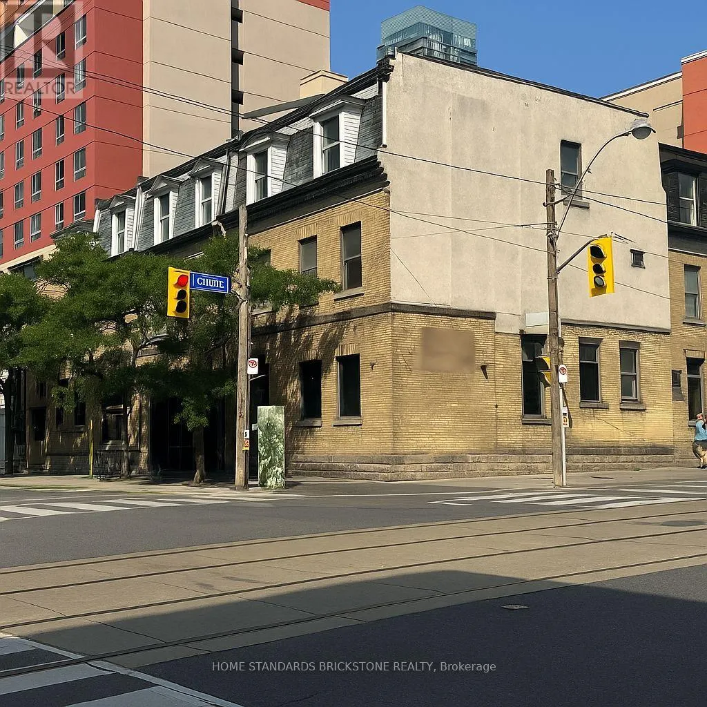 100 - 66 GERRARD STREET E