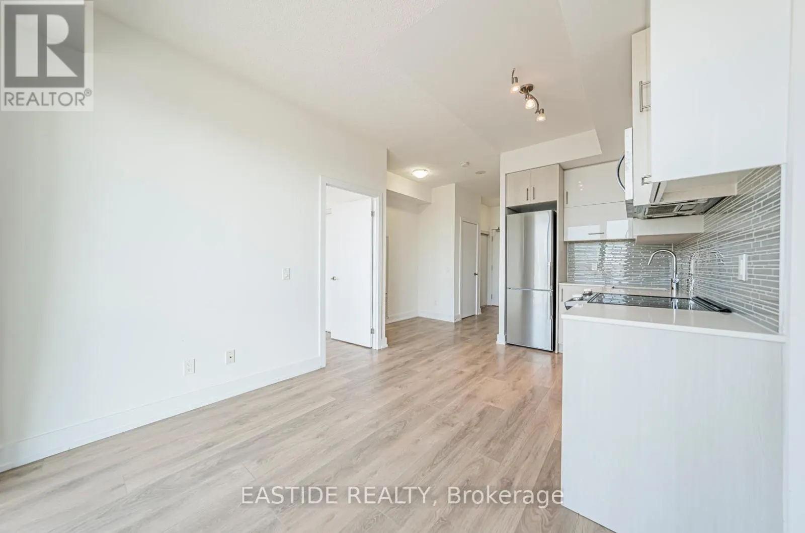1201 - 150 FAIRVIEW MALL DRIVE