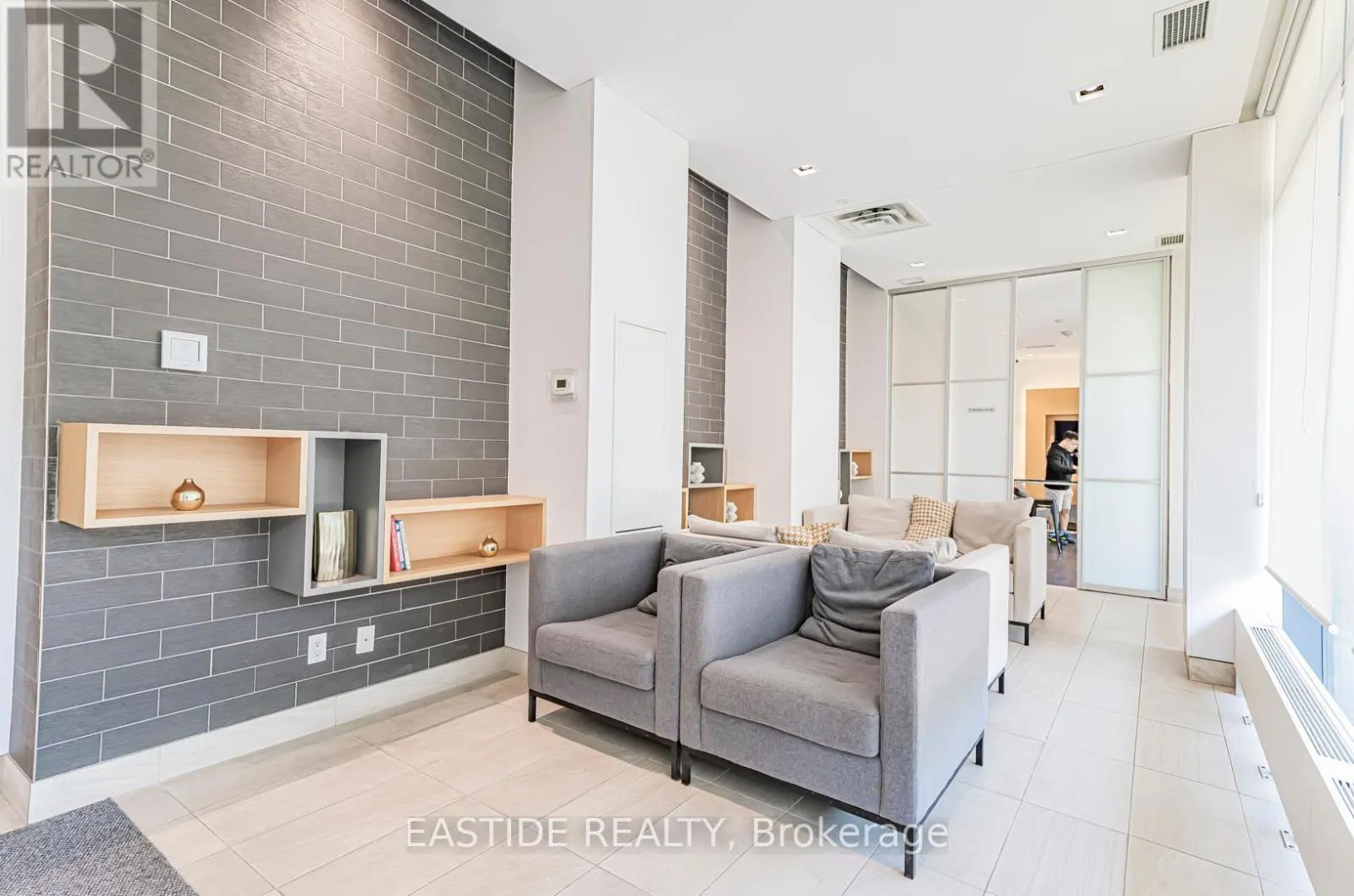 1201 - 150 FAIRVIEW MALL DRIVE