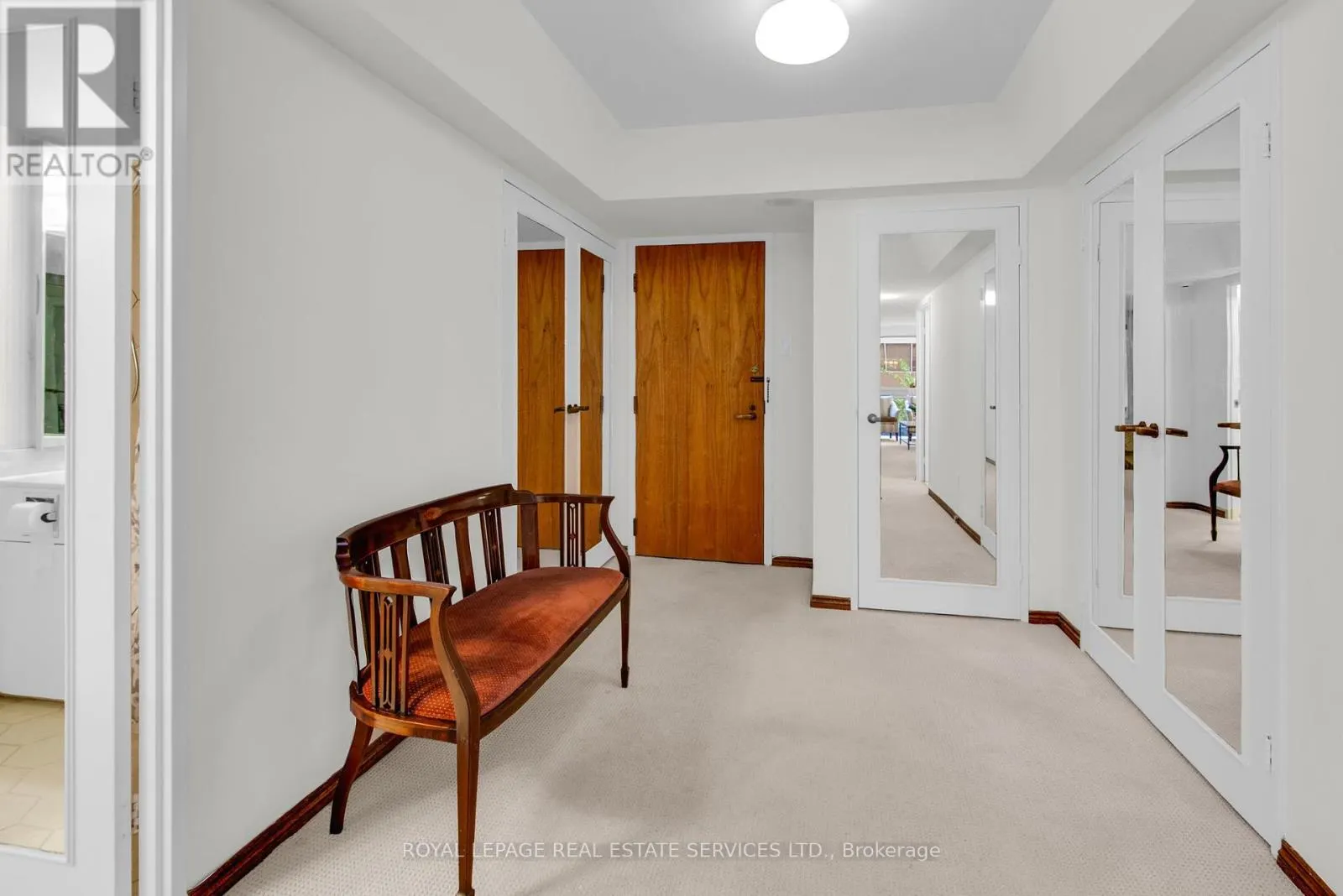 205 - 61 ST CLAIR AVENUE W