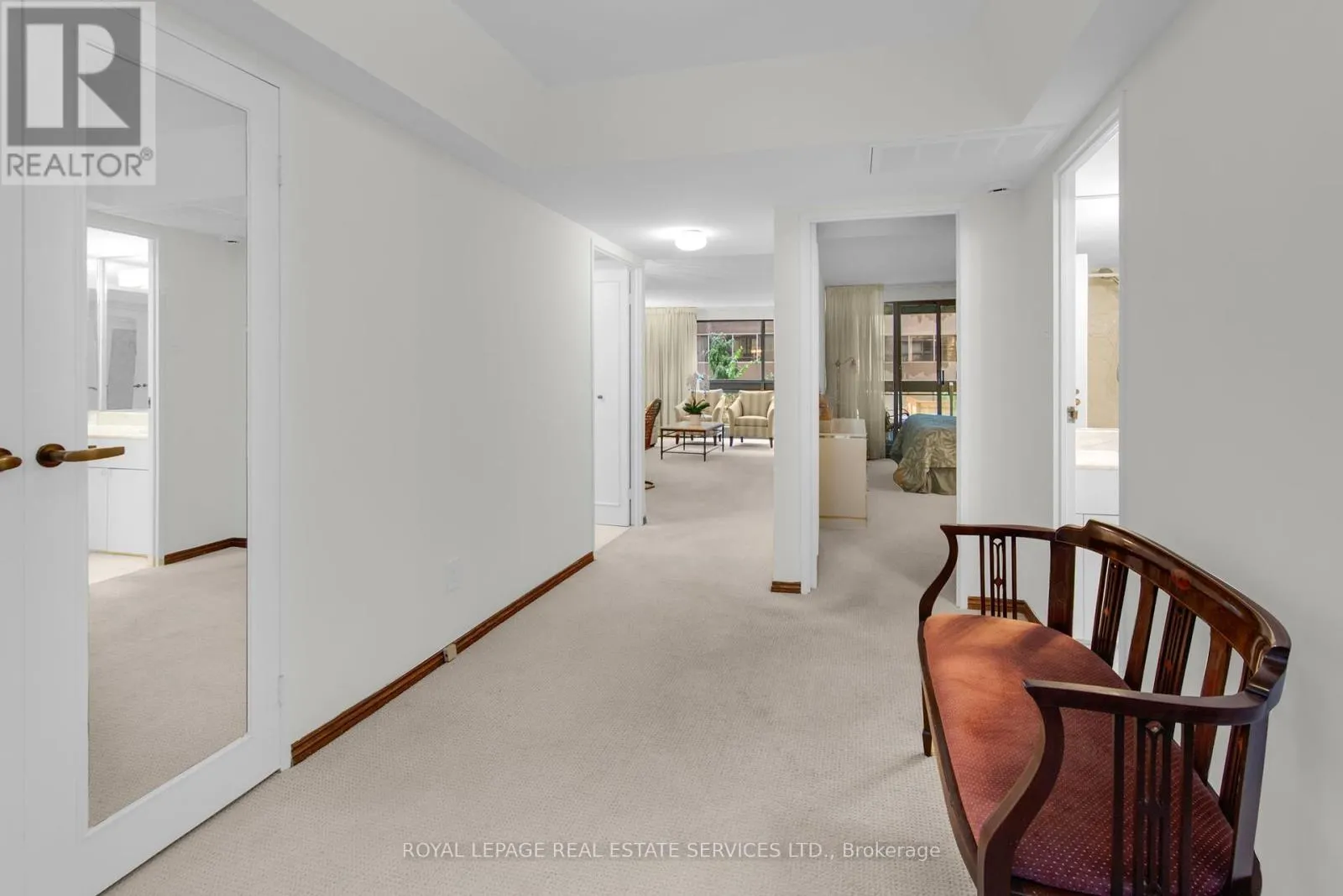 205 - 61 ST CLAIR AVENUE W