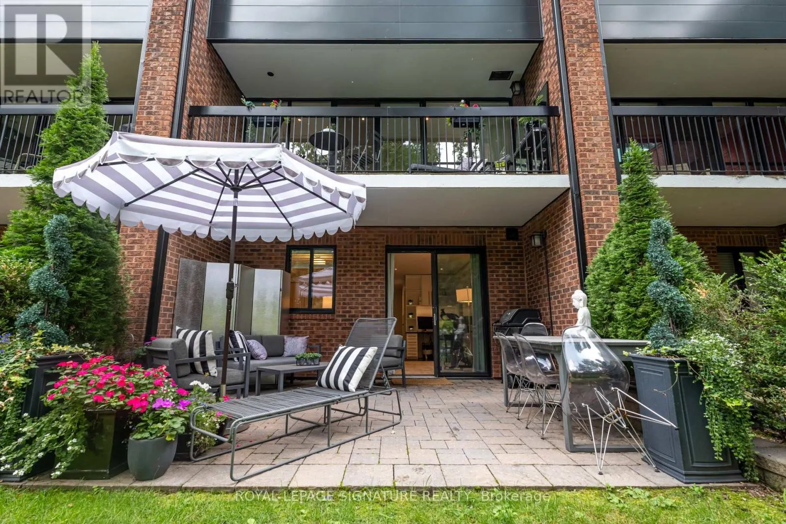 B2 - 142 PEARS AVENUE