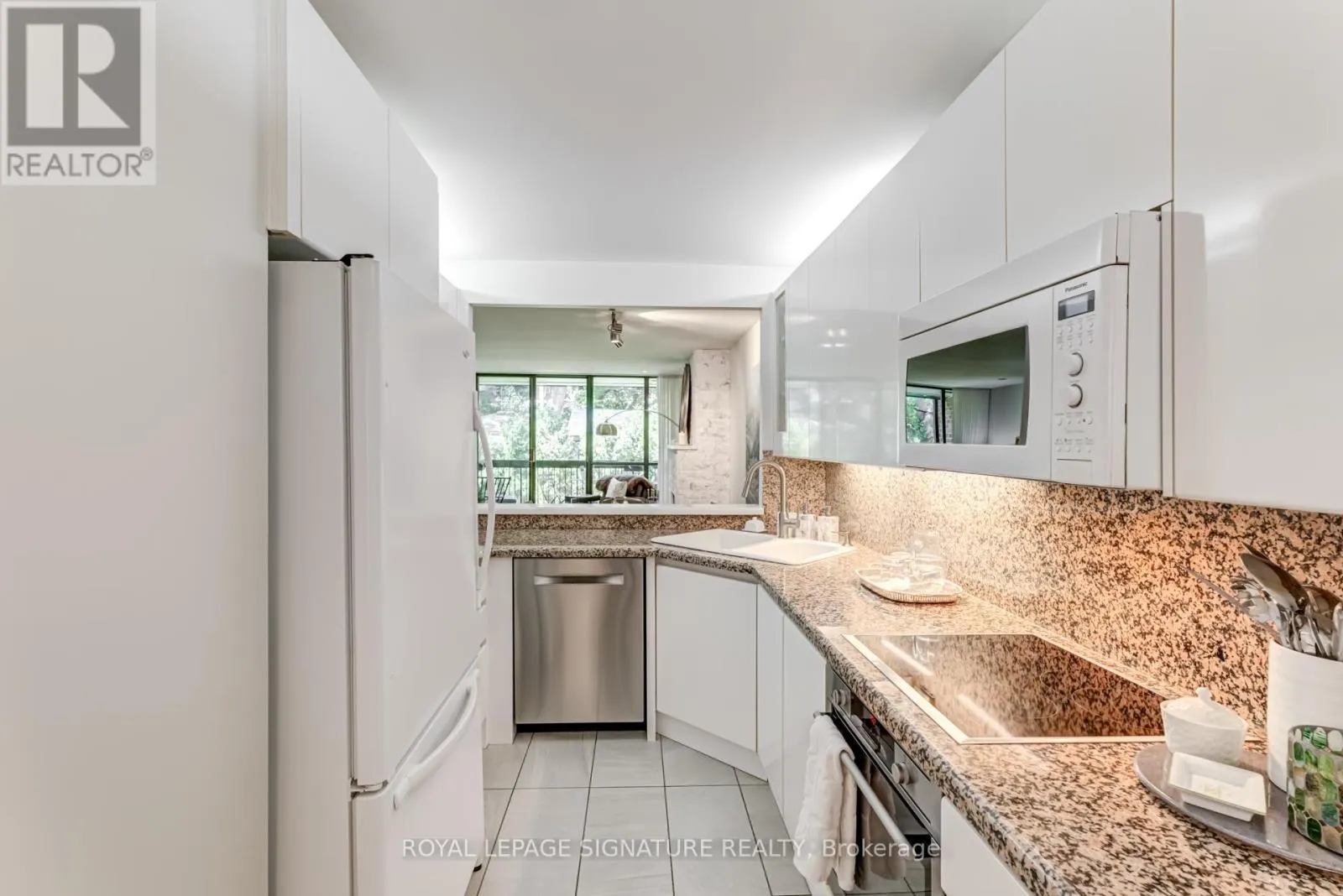 B2 - 142 PEARS AVENUE