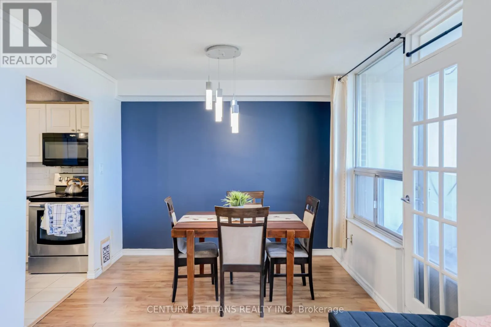 1510 - 5 SHADY GOLFWAY