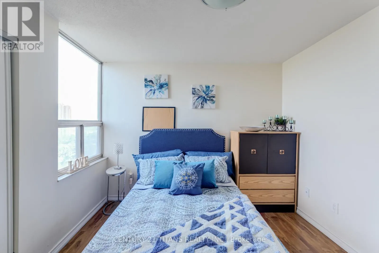 1510 - 5 SHADY GOLFWAY
